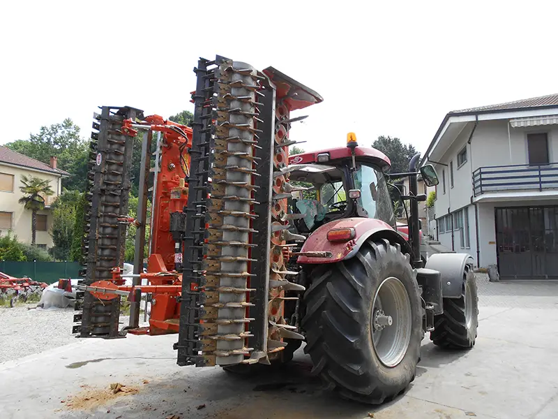 Folding power harrow for tractors 180 - 400 HP 